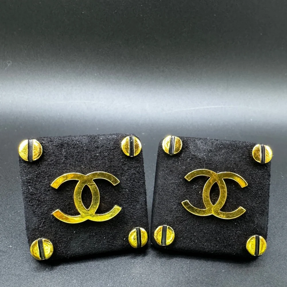 ❗️FINAL PRICE❗️LOT 1265 SUPER RARE 24K gold plated CHANEL vintage clip on